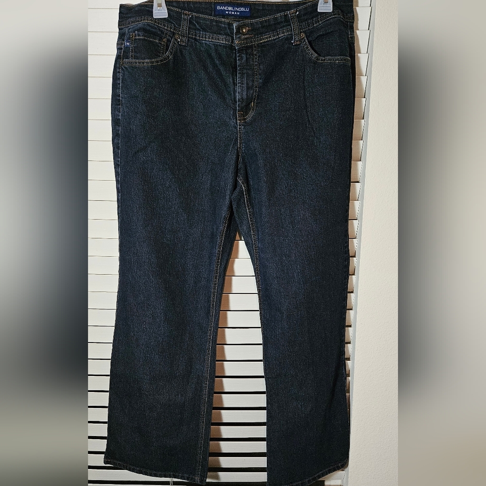 Bandolinoblu Jeans with western style pockets and boot flair